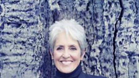 Joan Baez actúa este domingo en Baluarte