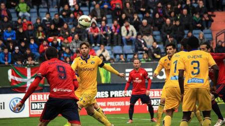 Imágenes del partido Osasuna - Alcorcón, disputado este sábado 14 de marzo