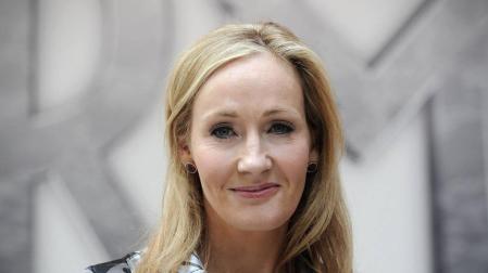 La escritora J.K. Rowling vuelve a tirar de pseudónimo