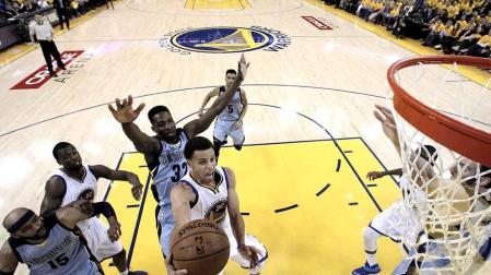 Memphis Grizzlies han igualado su semifinal de la Conferencia  Oeste (1-1) tras sumar una gran victoria a domicilio frente a Golden  State Warriors (90-97).