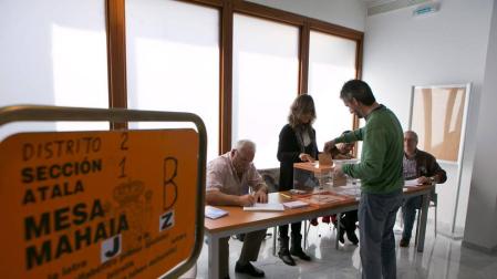 Las Juntas Electorales no detectaron las faltas de titulares en las mesas del 24-M