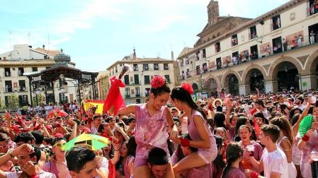 Tudela arrancó sus fiestas patronales de Santa Ana 2015 con el tradicional lanzamiento del cohete este viernes 24 de julio.
