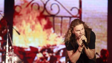 Maná abre su gira con un multitudinario concierto