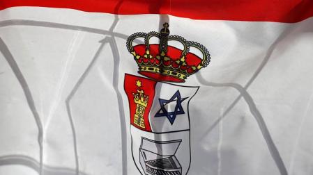 Las autoridades asistieron en la localidad burgalesa de Castrillo Matajudíos al cambio de denominación de la localidad, port Castrillo Mota de Judíos, este viernes 23 de octubre de 2015.