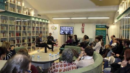 La risa le ganó a esa novela negra