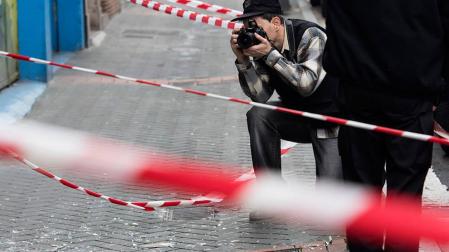 Un hombre arroja por la ventana a un bebé y agrede a la madre en Vitoria