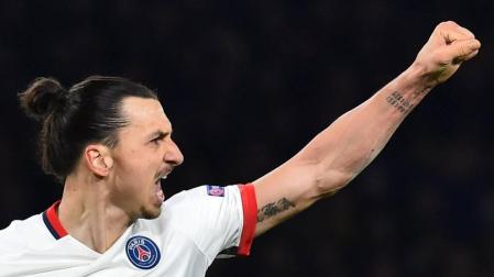 Ibrahimovic silencia Stamford Bridge y mete al PSG en cuartos