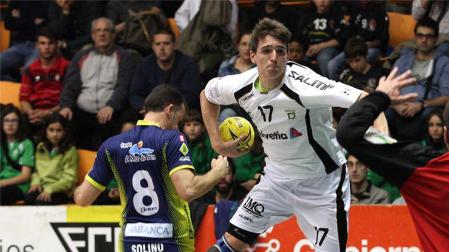 Imágenes del partido de la Liga Asobal disputado este domingo en Pamplona.