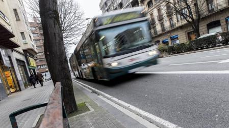 Las villavesas ganan viajeros, pero desciende el ingreso medio