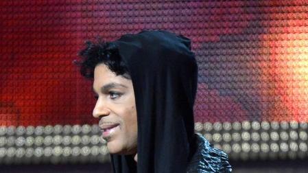 El cantante norteamericano Prince falleció este jueves 21 de abril en su domicilio del condado de Carvery (Minesota), a los 57 años de edad, según confirmó su publicista.