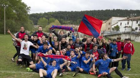 Celebración del ascenso del Idoya