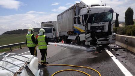 ​Un herido grave en un accidente entre dos camiones a la altura de Tudela