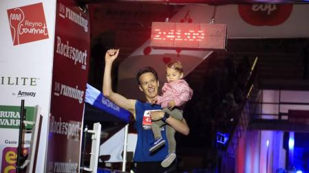 Iñaki Rey prolonga su idilio con la San Fermín Marathon