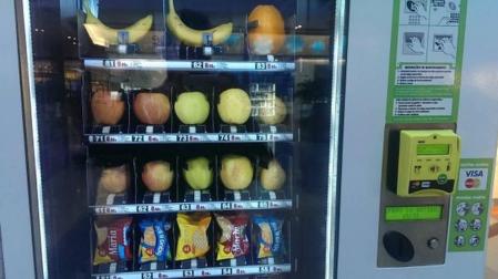 Máquinas expendedoras de comida sana, una opción para reducir la tasa de obesidad