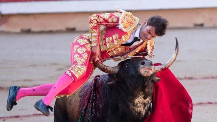 ​Eugenio de Mora, ingresado en el Hospital de Navarra tras la corrida