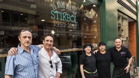 25 años unidos tras la barra