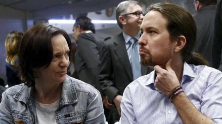 Carolina Bescansa, junto a Pablo Iglesias.