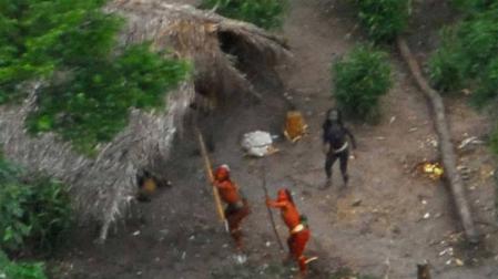 Una tribu amazónica aislada se enfrenta a la extinción