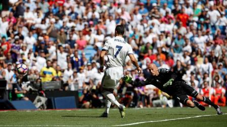 Imágenes del encuentro de la jornada 3 de LaLiga Santander disputado en el Santiago Bernabéu entre Real Madrid y el C.A. Osasuna.