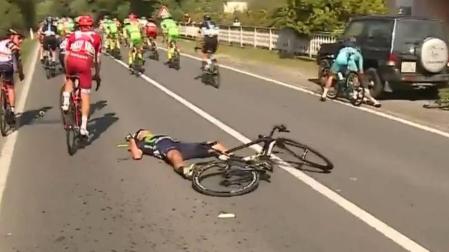 Malori sufre una dura caída en su regreso a la competición