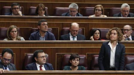 La diputada del PSOE Meritxell Batet durante las votaciones del debate de investidura del líder del PP, Mariano Rajoy.