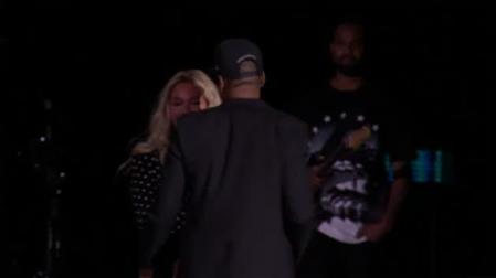 Hillary Clinton se sube al escenario con Jay Z y Beyoncé