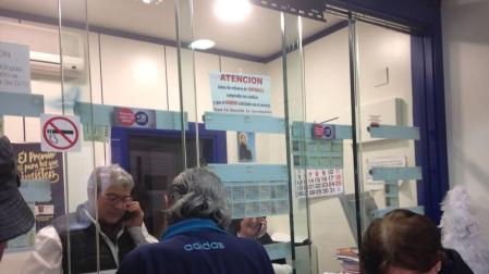 Vecinos de San Adrián celebran el premio.