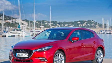 El Mazda3 poco tiene que envidiar a otros modelos más conocidos. Su traje sport salta a la vista y se suma a otros por desbancar al Golf.