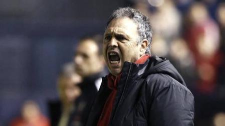 Joaquín Caparrós, durante un partido.