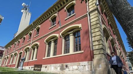 Imagen exterior del Ayuntamiento de Estella.
