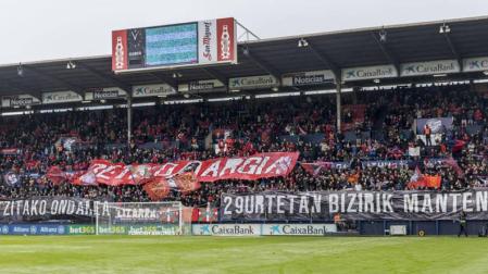 Osasuna cambiará el césped de El Sadar y los dos vídeo marcadores del estadio