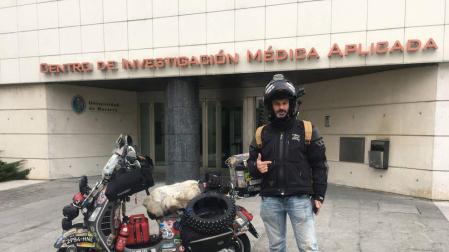 De Pamplona a Cabo Norte en Vespa por las enfermedades olvidadas