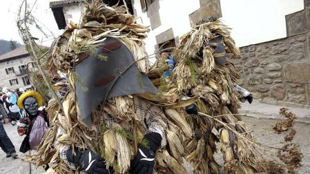 'Joaldunak' en los Carnavales en Ituren y Zubieta