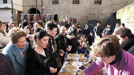 Bocados de solidaridad en Cáseda
