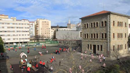 Alumnado del colegio Regina Pacis de Burlada