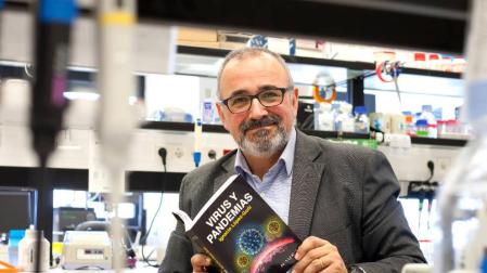Un catedrático de la UN impartirá un curso de microbiología por Twitter