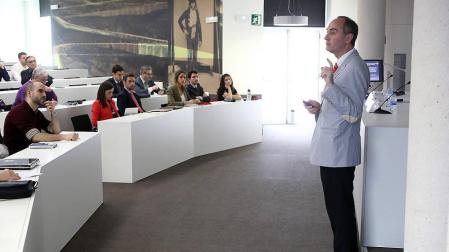 “La izquierda abertzale manipula la historia para justificar a ETA”
