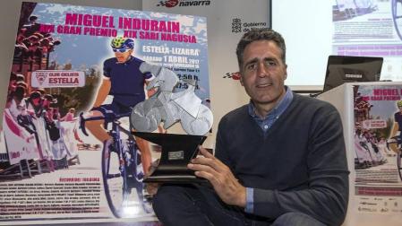 Indurain: “Mientras pueda seguiré andando en bici, es el único deporte que hago”