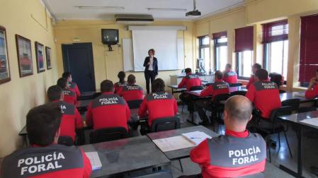 Más de 180 policías forales se forman sobre cómo atender a personas con autismo