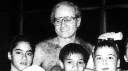 Homenaje al entrenador de natación Juantxo González