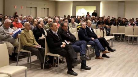 Los socios eligen la opción menos esperada y habrá elecciones en octubre