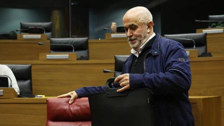 Dimite el consejero de Educación, José Luis Mendoza