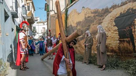 Andosilla se convierte en Jerusalén durante su vía crucis viviente