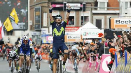 Valverde se hace con su cuarta Lieja con tributo a Scarponi