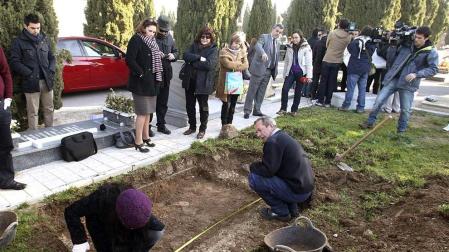 Exhumación de supuestos bebés robados en Alicante