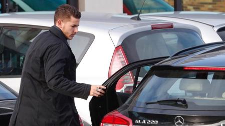 Fiscalía pide 7 meses al jugador Lucas Hernández por maltrato y 6 a su pareja
