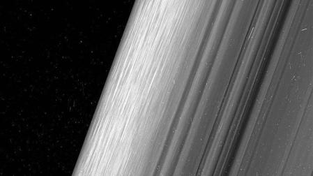 Una nave de la NASA capta con detalle los anillos de Saturno