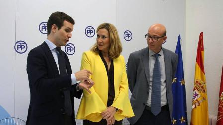 Casado pide en Pamplona un PSOE que ayude "a mejorar España"