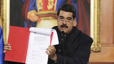 Maduro pide cambiar la Consitución ante las protestas de la oposición