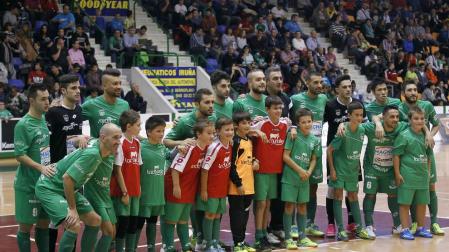 La plantilla del Xota, antes de un partido.